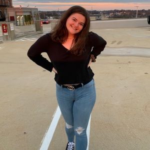 Meet your Posher, Chloe